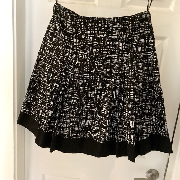 Flared skirt - Picture 1 of 2